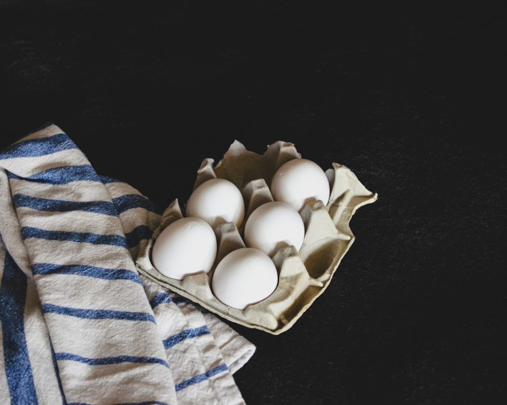 Photo Quail finch, eggs